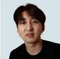MigiHub interpreter sign language management, a man in a black shirt